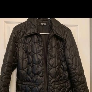 ❌ SOLD ❌ MNG Puffer coat